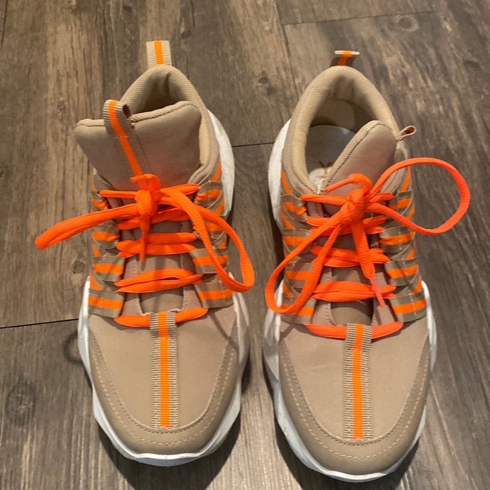 Yoko tennis shoes